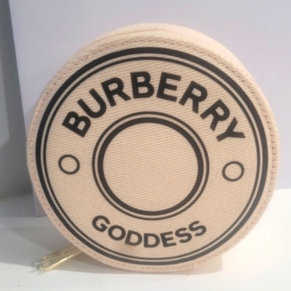 NEW Burberry Goddess Zip Around Travel Jewelry Makeup Case Beige 5" Circular